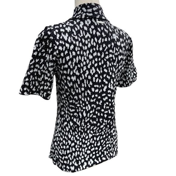 MICHAEL KORS KNIT TOP | ANIMAL PRINT | MOCK NECK | SILVER & BLACK | SIZE MEDIUM - Picture 3 of 8